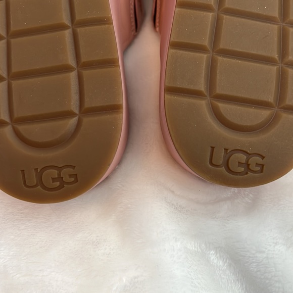 🎉HP🎉NIB Ugg Emily Sandals - Picture 17 of 17